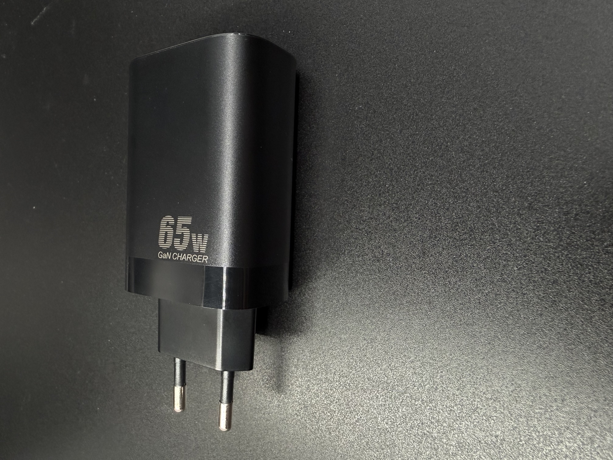 65W GaN Pro+ Süper Hızlı Şarj Cihazı, 2x USB-C + USB-A, Titanyum/Siyah - 5